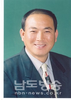 29일 여수시의원 보궐선거에서 당선된 김상일 민노당후보