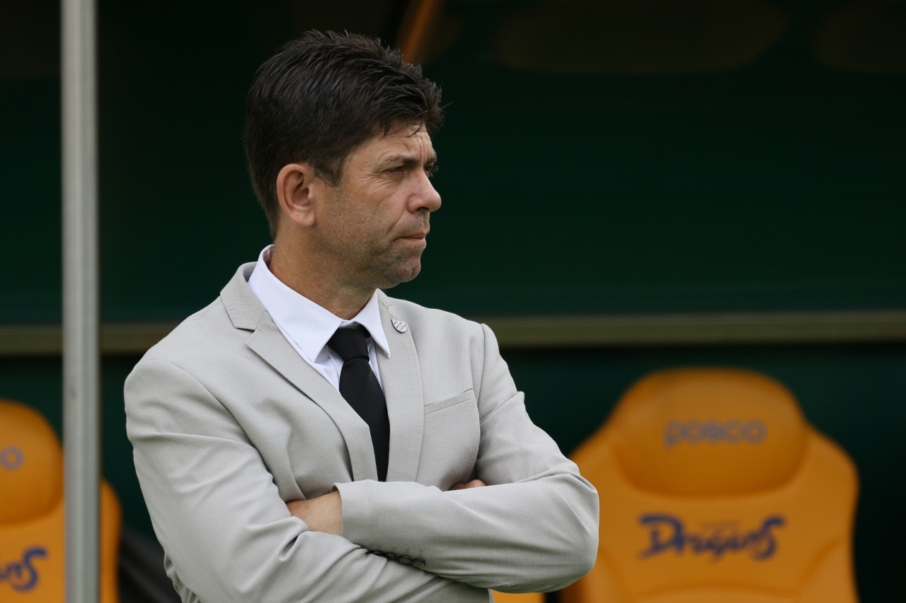 전남드래곤즈가 최근 팀 성적 부진의 책임을 물어 파비아노 감독을 전격 경질했다.