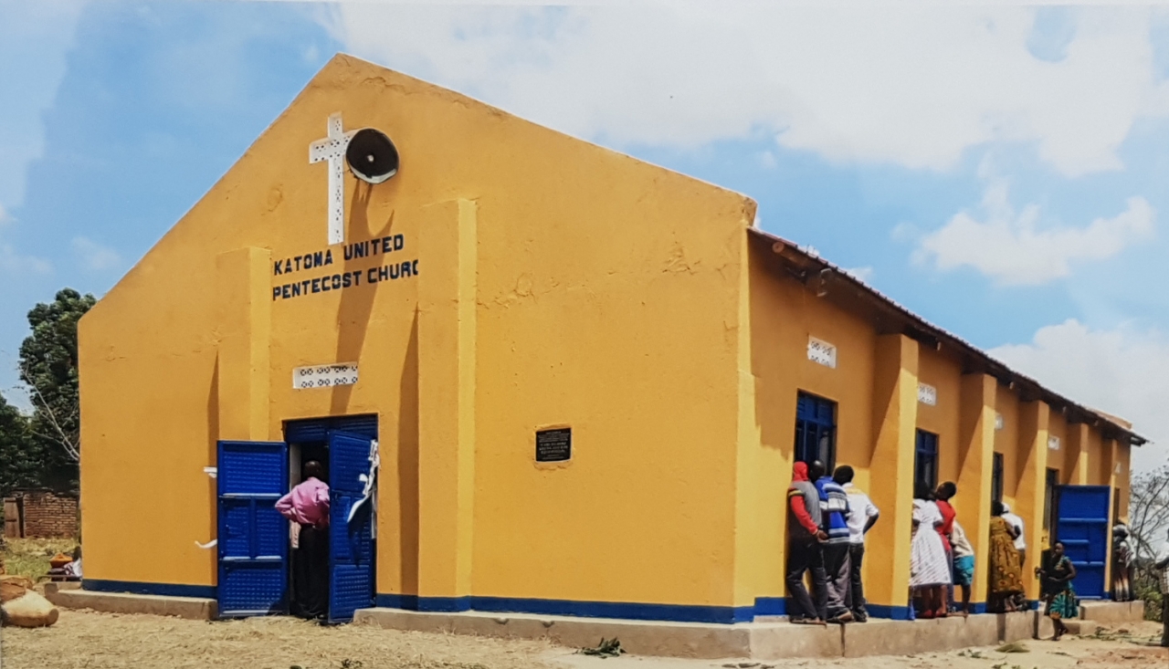 세바세운 김경섭 사장이 유니온비전미션 후원을 통해 올해 아프리카 우간다에 건립된 카토마 유나이트 펜테코스트 교회.