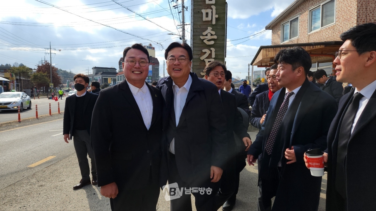 국민의힘 정진석 비대위원장과 천하람 순천갑 당협위원장