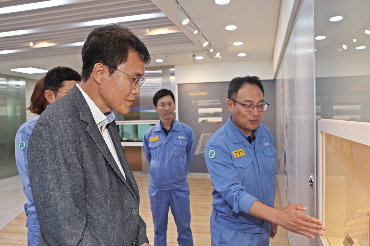 ▲주순선 광양 부시장이 친환경 니켈 소재사업 SNNC를 방문했다.